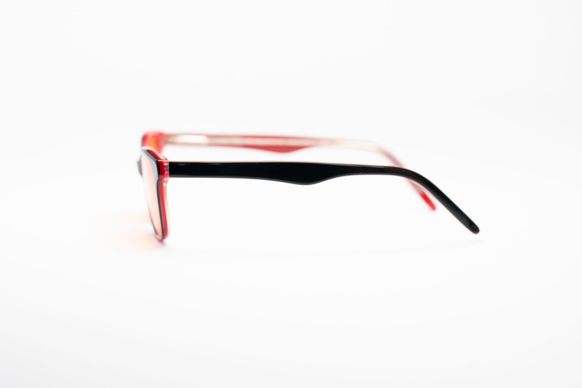 Lucy (Black-Red)
